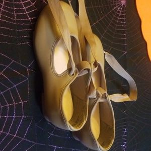 Capezio tap shoes size 11 1/2